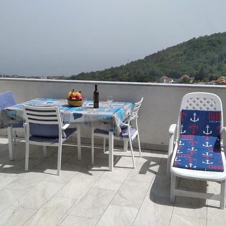 Apartment Miro- 5 Km From Opatija Matulji Exterior foto